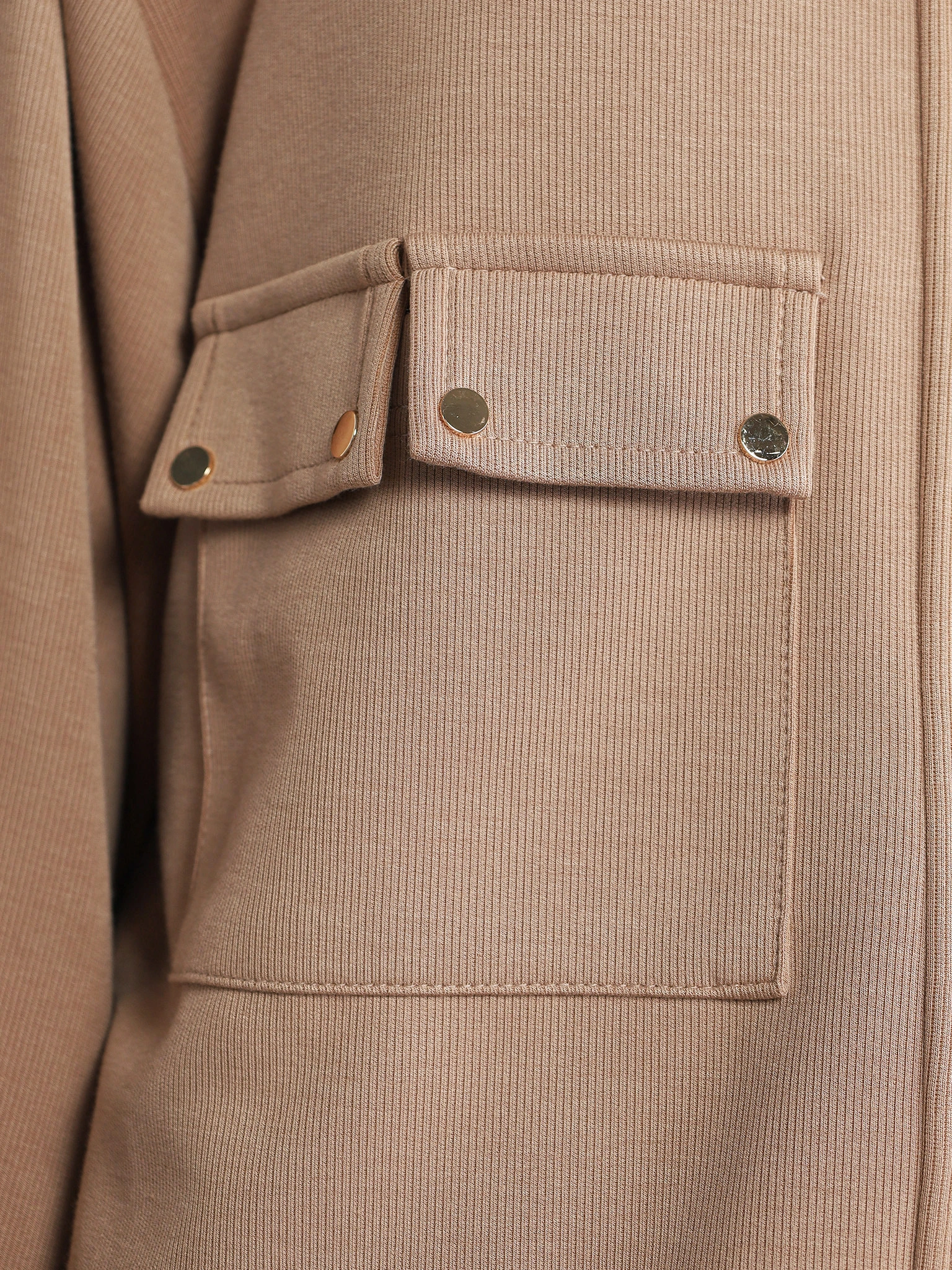 Жакет трикотажный бежевого цвета с кулиской по низу